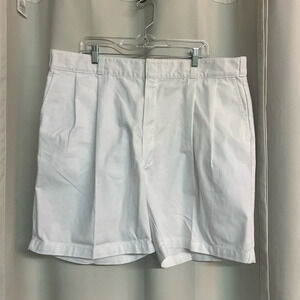 Dickies men’s white shorts size 42  inseam 8”
